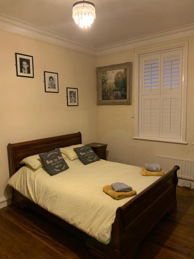 Hildegard Ground Floor Rooms วิทบี ภายนอก รูปภาพ